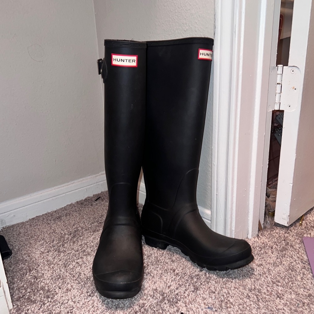 HUNTER Women's Original Back Adjustable Rain Boots. Size US 8. Black